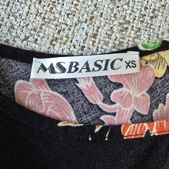 Ms Basics Cute Midi Dress | black with bright floral motif size XS - Picture 3 of 6